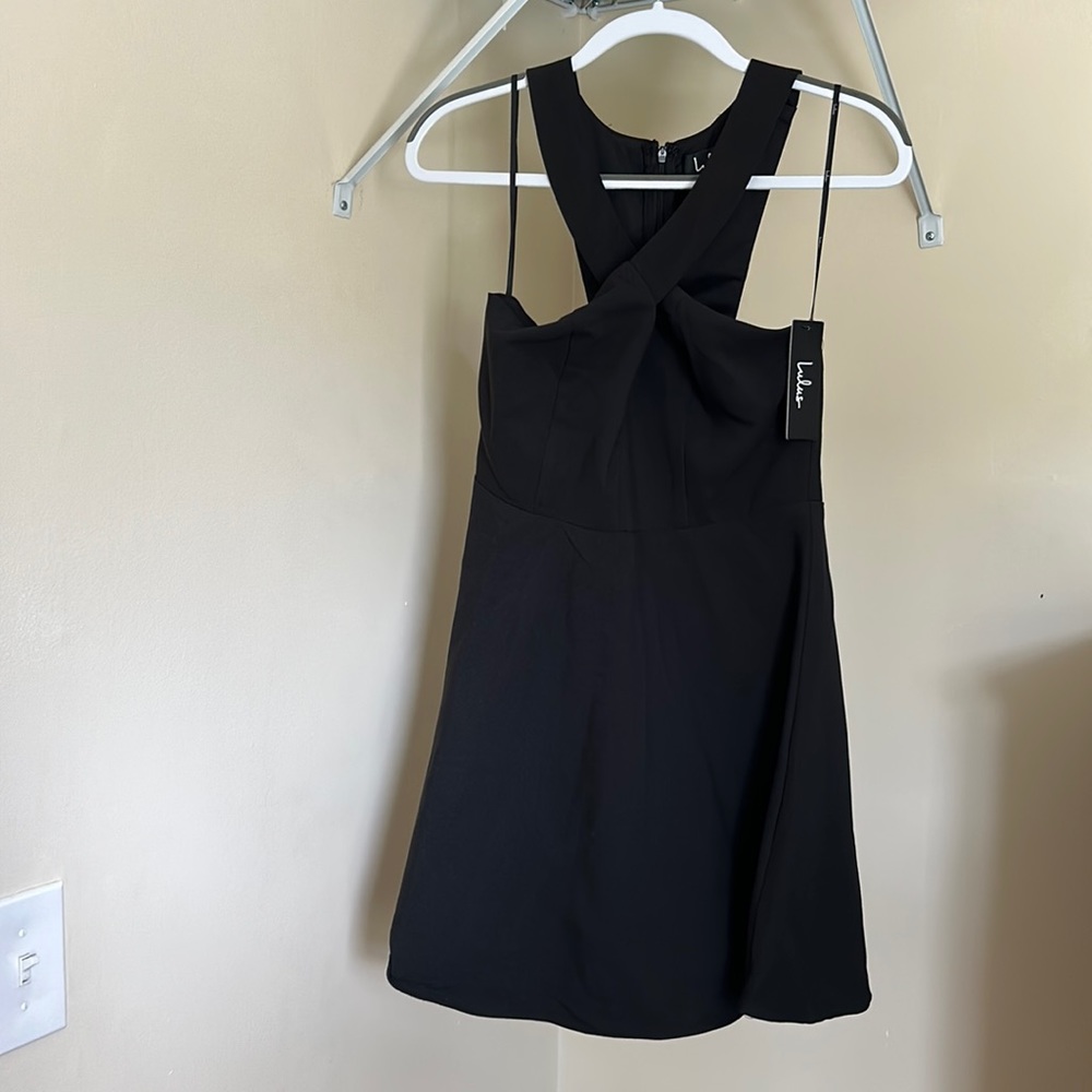 Brand new black Lulus mini dress size M.